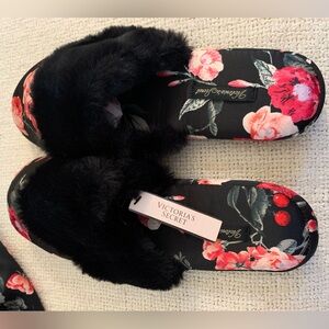 NEW Victoria’s Secret Satin Roses Faux Fur Slippers Medium 7/8